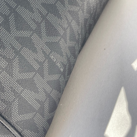 (new+tag) Michael Kors (MK) Grayson medium chain leather satchel — limited edt - Picture 12 of 16